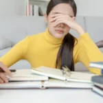 القلق: توضيح للعوامل المسببة للقلق وأثره على الصحة النفسية